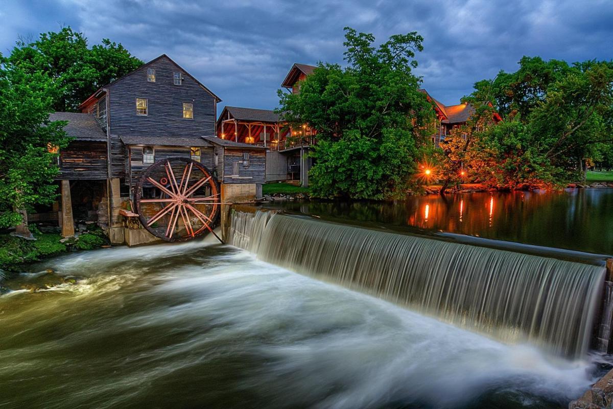 Majestic Splash- 8 Bedroom, Indoor Pool, Hot Tub, 1089 Free Tickets Each Paid Day, Dollywood Sevierville Ngoại thất bức ảnh
