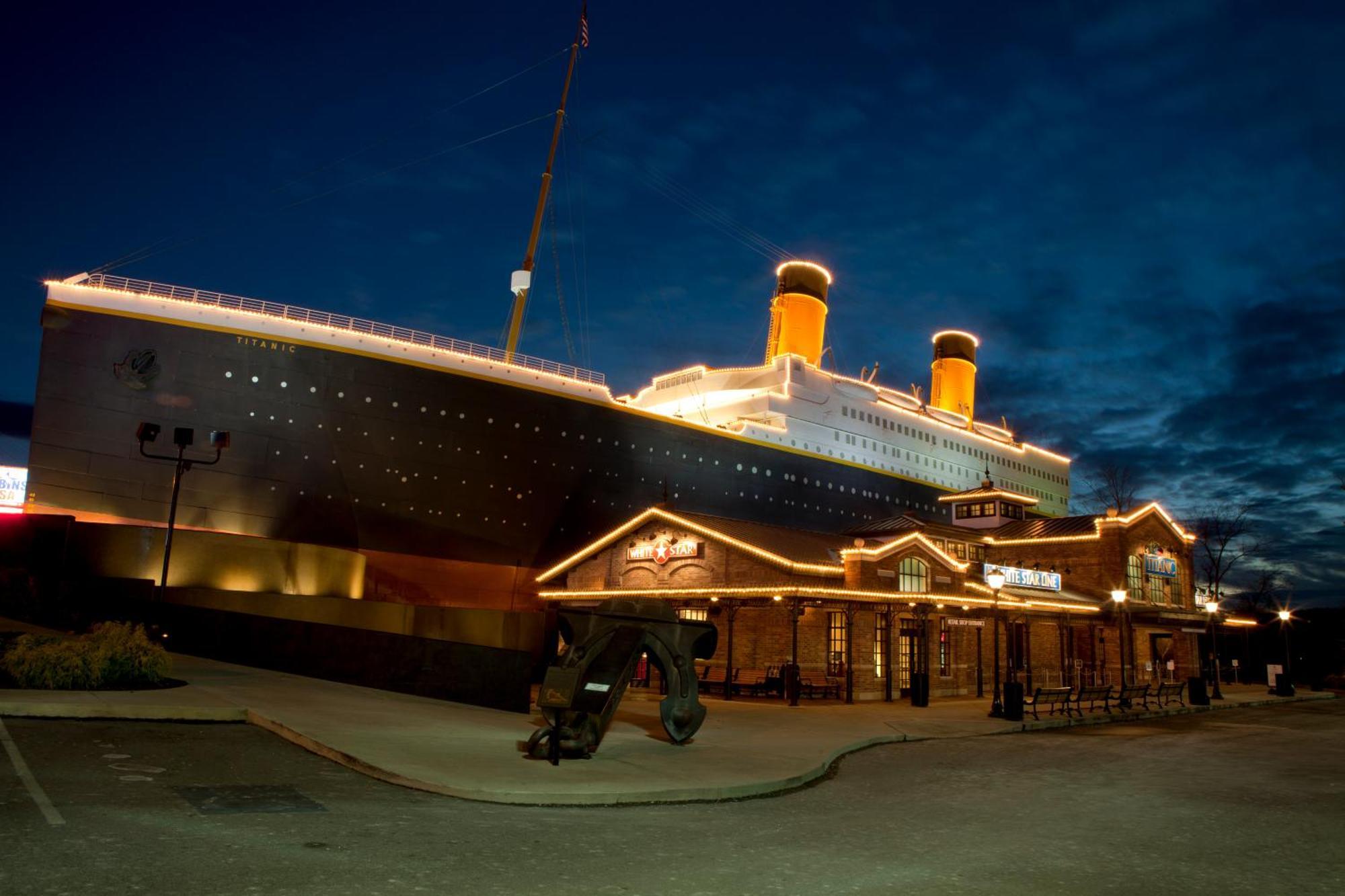 Majestic Splash- 8 Bedroom, Indoor Pool, Hot Tub, 1089 Free Tickets Each Paid Day, Dollywood Sevierville Ngoại thất bức ảnh