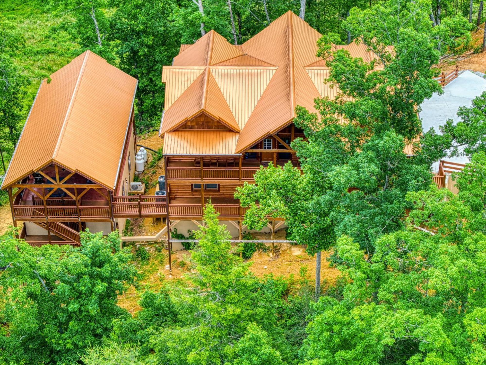 Majestic Splash- 8 Bedroom, Indoor Pool, Hot Tub, 1089 Free Tickets Each Paid Day, Dollywood Sevierville Ngoại thất bức ảnh